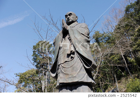 Nichiren Kamishin 's statue Nichiren Kamishin 's statue 2525542