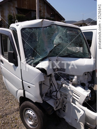 Wrecked light track 2526841