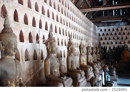 buddha statue, seat of honor, stand in a row 2528991