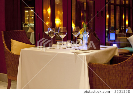 Dinner table Dinner table 2531338