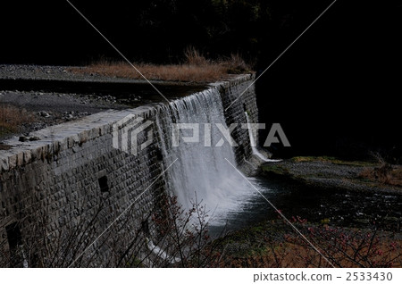 Excavated dam 2533430