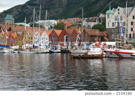 挪威布呂根區世界遺產和帆船 2534190