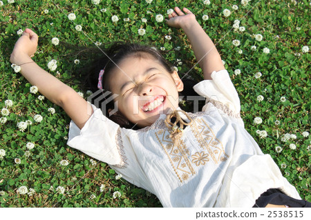 clover, one person, upper body 2538515