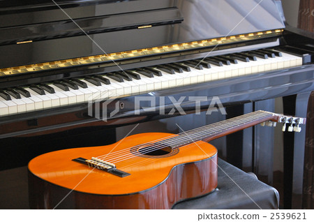 Piano · Guitar 2539621