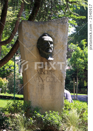 Statue of Vincent van Gogh Statue of Vincent van Gogh 2540917