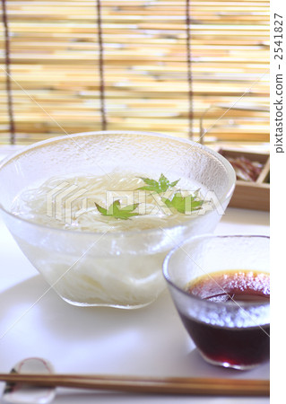 沙子和草皮麵條 沙子和草皮麵條 2541827