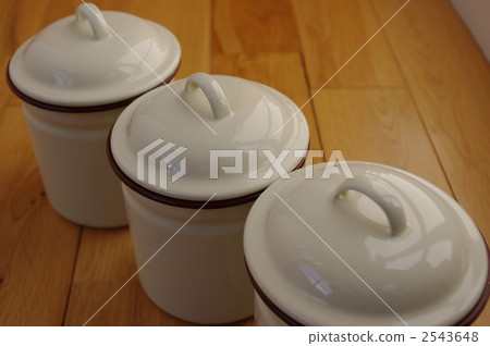 三個容器 2543648