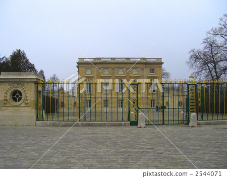 Petit trianone Petit trianone 2544071