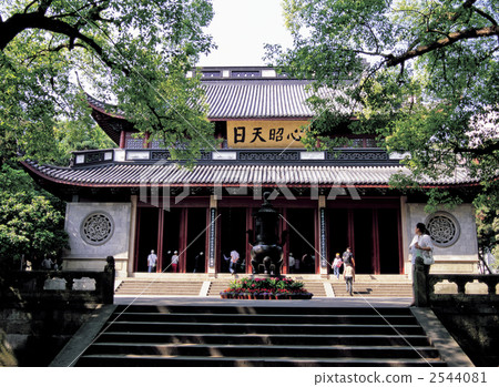 Temple of King Mountain in Hangzhou Temple of King Mountain in Hangzhou 2544081