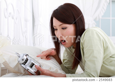 我睡過頭了一個女人 2549083