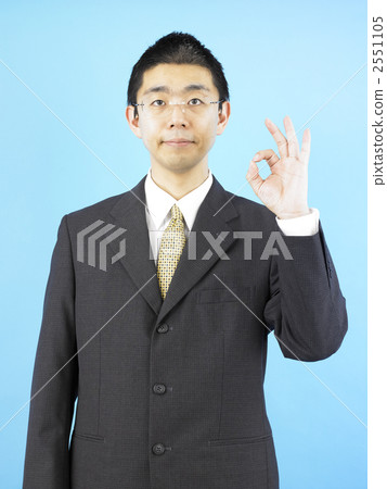 一個發出好兆頭的男人 一個發出好兆頭的男人 2551105