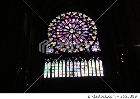 Rose window of Paris · Notre Dame Cathedral 2553399