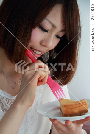 Sweets and Bob Girl 2554016