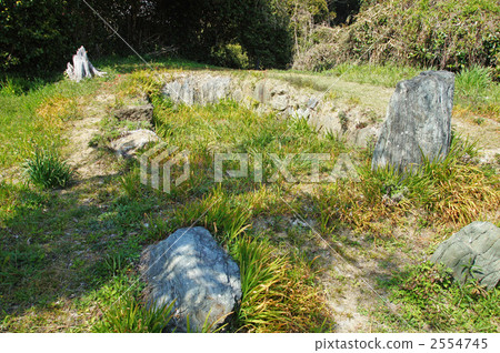 Crab hole tomb 2554745