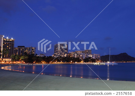 威基基海灘夜視圖 威基基海灘夜視圖 2557658