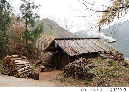 炭烤小屋 2560045