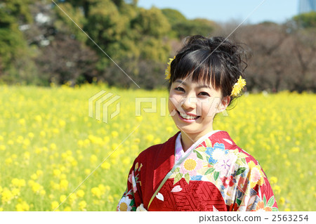睡覺袖子形狀的一名婦女 睡覺袖子形狀的一名婦女 2563254