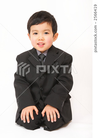 Boys to be seated 2566419