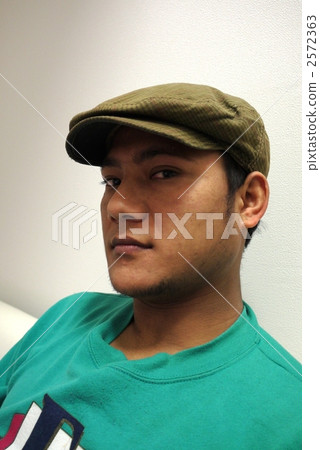 Young man 19 2572363