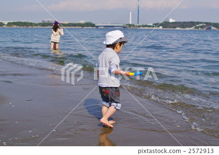 Babies and the sea Babies and the sea 2572913