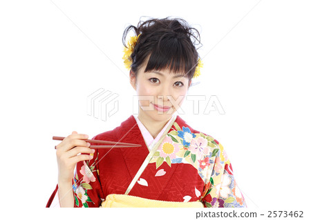 A woman in a sleeping sleeve shape 2573462