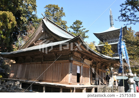 [88 places in Shikoku] No. 20 Kakurinji Temple Main Hall and Three-storied Pagoda Katsuura Town, Katsuura District, Tokushima Prefecture 2575383
