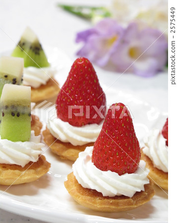 Spring petit fool Spring petit fool 2575449