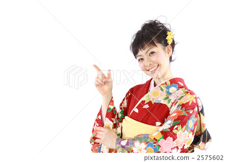 Woman in sleeping sleeve style to introduce 2575602