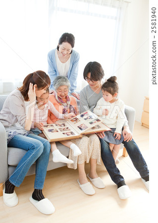 三代人 父母和小孩 親子 2581940