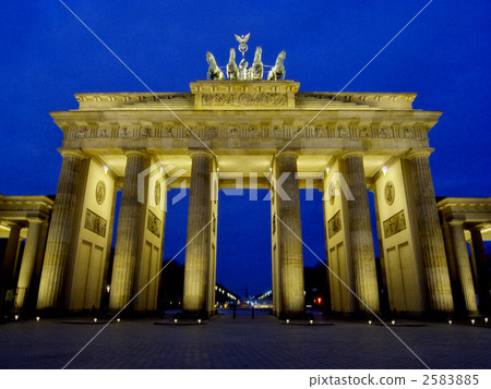 Brandenburg Gate 2583885