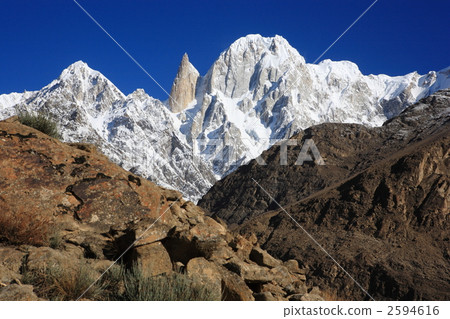 Lady Finger Peak and Hunza Peak 2594616