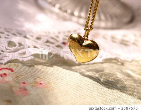 Heart pendant 2597573