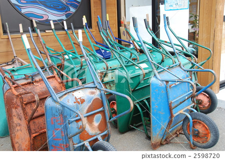 獨輪車 很多 非常 2598720