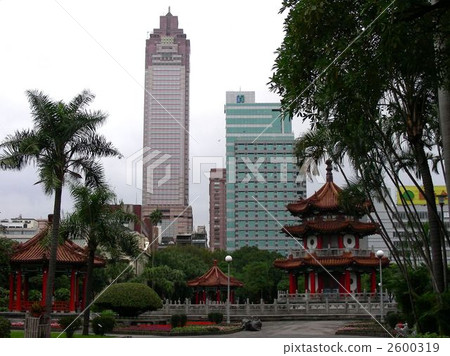 Twenty-eighth peace park and Shinko Mitsukoshi building Twenty-eighth peace park and Shinko Mitsukoshi building 2600319