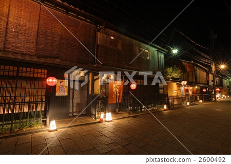 entertainment district in kyoto, shinbashidori, night scape 2600492