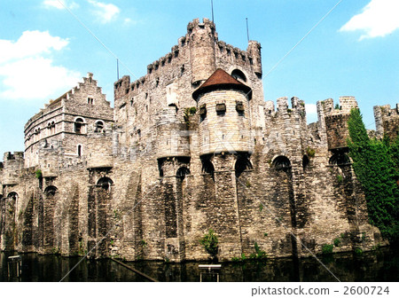 The residence of Count of Flemish 2600724