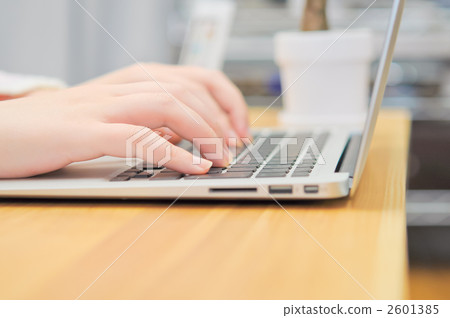 laptop, using laptop, typing 2601385