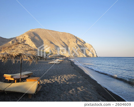 sandy beach, santorini island, resort spot 2604609