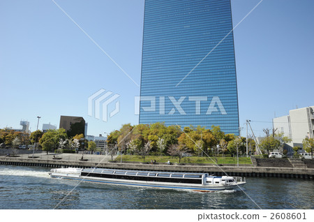Aqua liner going through the second Neyagawa river 2608601