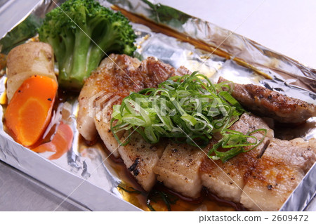 Hot cooked pork pork 2609472