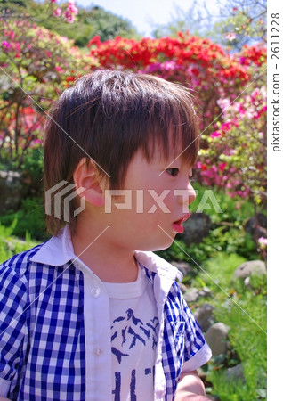 Azalea and children Azalea and children 2611228