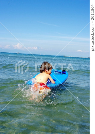 一個嬰兒？衝浪！ 2611804