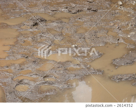 施工現場的水坑 施工現場的水坑 2614352