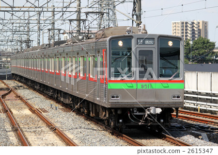 北越線上的9000系列列車 北越線上的9000系列列車 2615347