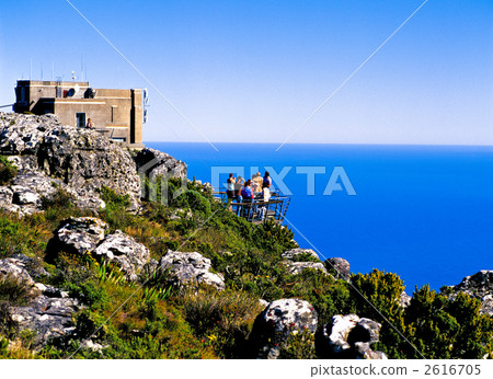 At Cape Town 2616705