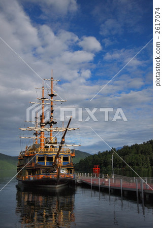 A pirate ship of Ashinoko and Torii of Peace 2617074