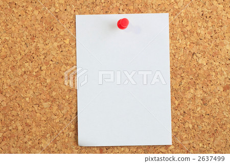 Cork board and memo 2637499