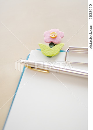 Binder and flower clip 2638650