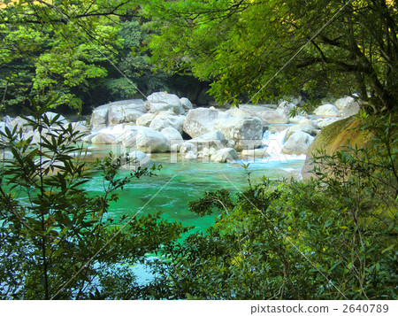 Emerald's unexplored area Emerald's unexplored area 2640789