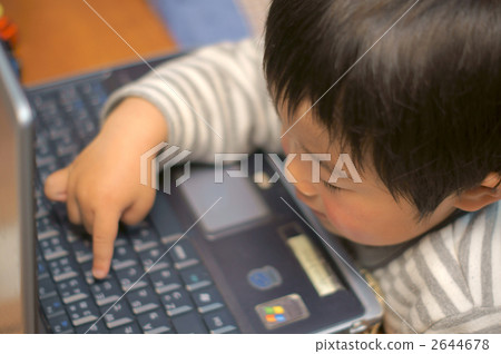 個人電腦愛好者幼兒 個人電腦愛好者幼兒 2644678